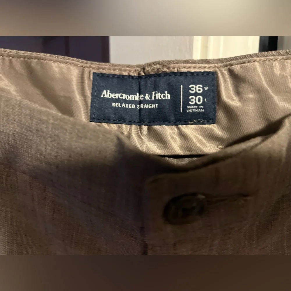 A&F NWT Men’s Relaxed Straight Trouser 36x30 Brown